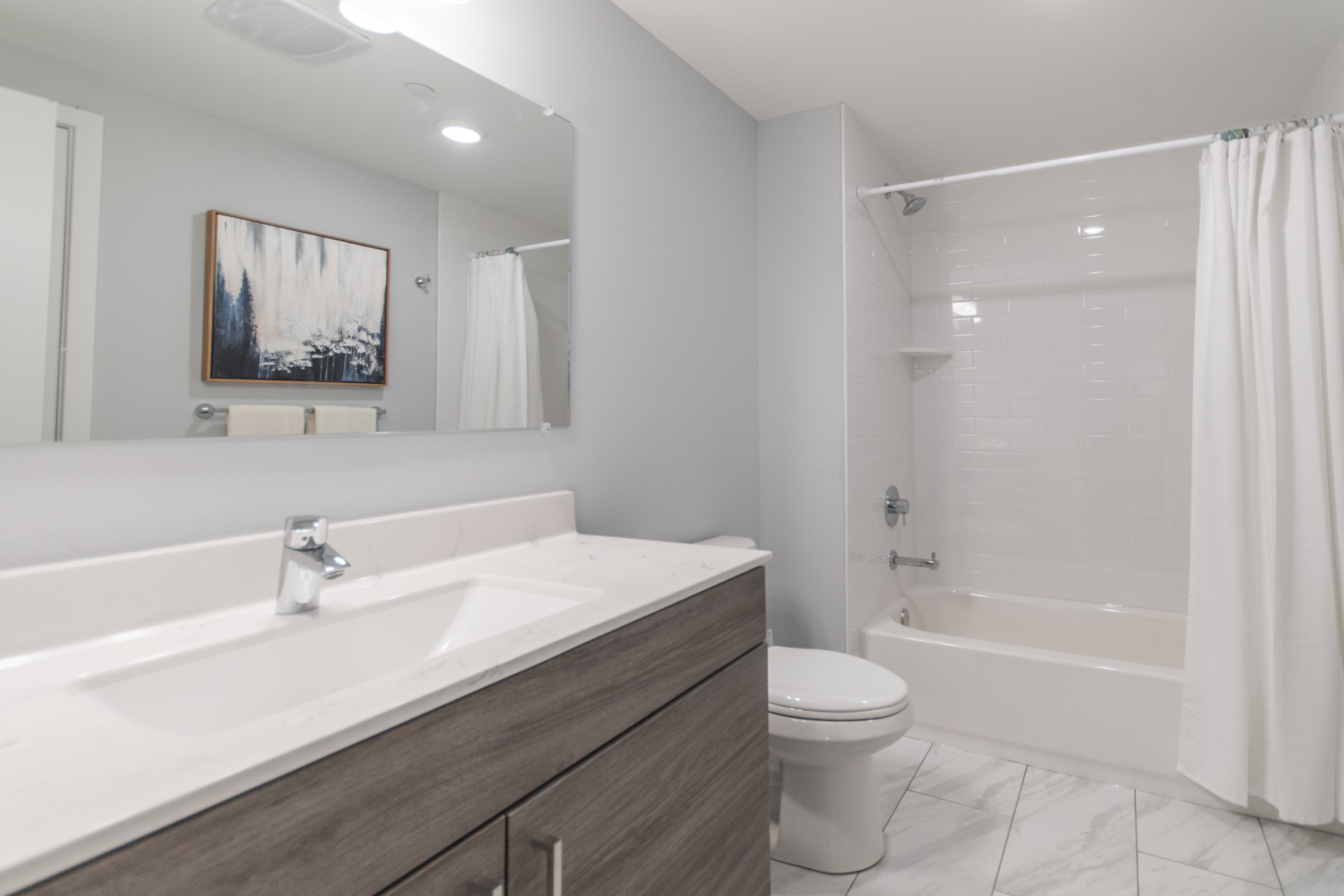clean luxury bathroom in manayunk apartments